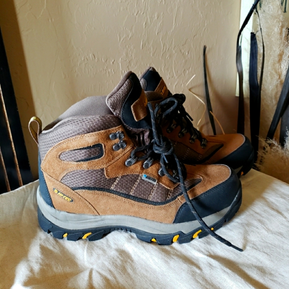 Hi-Tec 8W Brown and Black Mens Hiking
